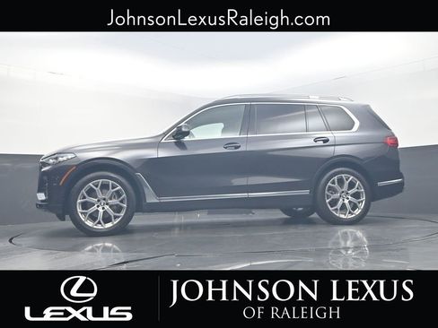 Used 2022 BMW X7 xDrive40i w/ Executive Package image 22