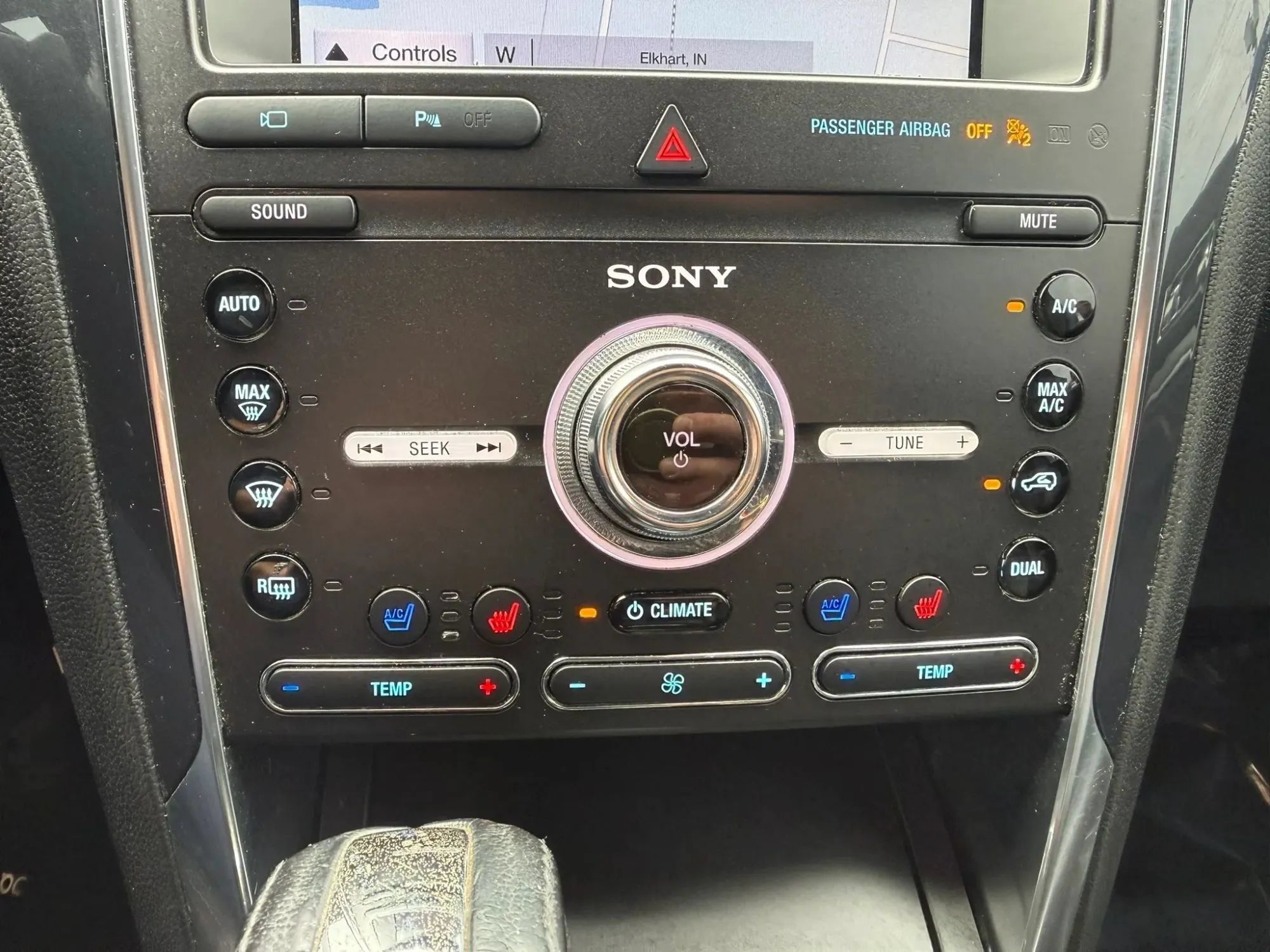 Used 2019 Ford Explorer Sport w/ Equipment Group 401A AWD/4WD image 21