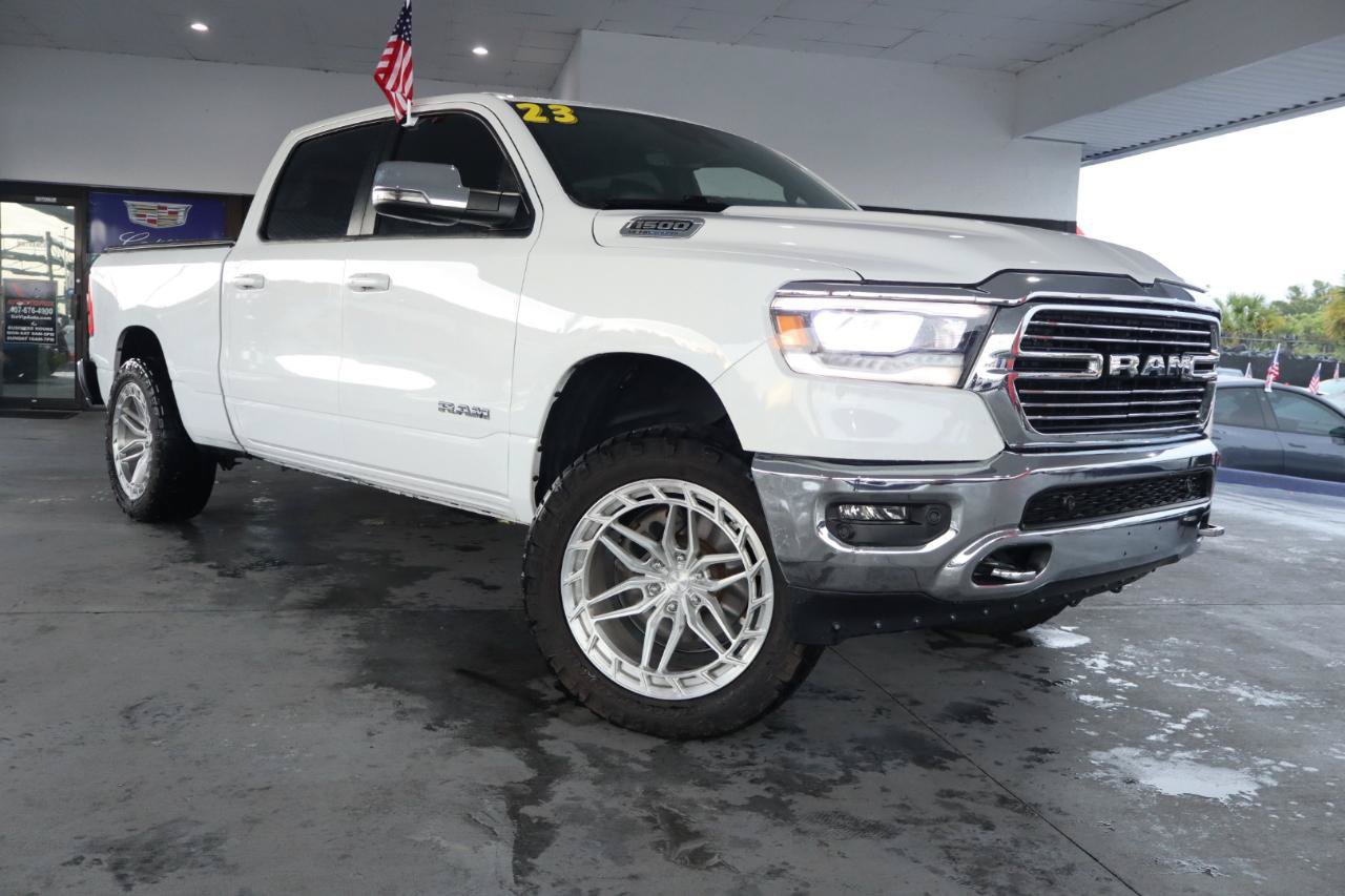 Used 2023 RAM 1500 Laramie AWD/4WD image 3