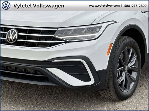 Certified 2022 Volkswagen Tiguan SE image 6