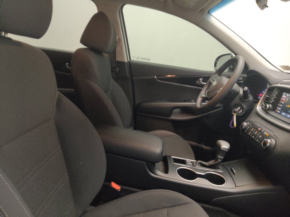 Used 2019 Kia Sorento L FWD image 21