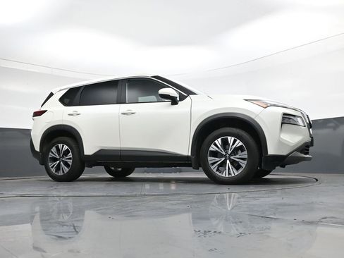 Used 2022 Nissan Rogue SV image 33