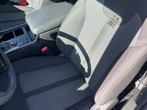 Used 2023 Kia Sorento LX FWD image 2