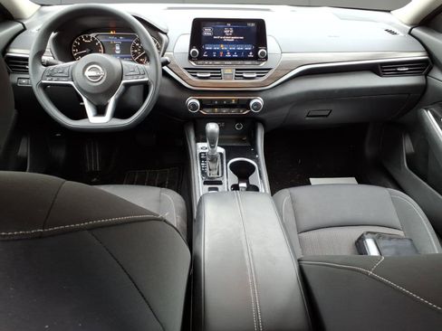 Used 2023 Nissan Altima 2.5 SV image 8