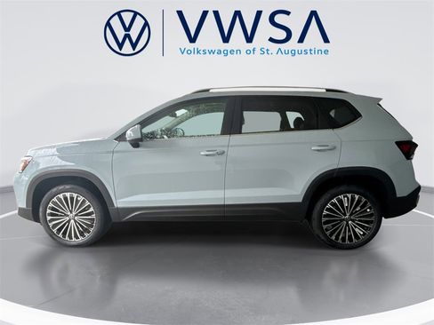 New 2026 Volkswagen Taos SE image 4