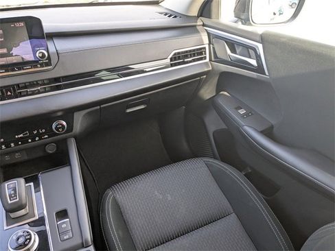 Used 2023 Mitsubishi Outlander ES image 15