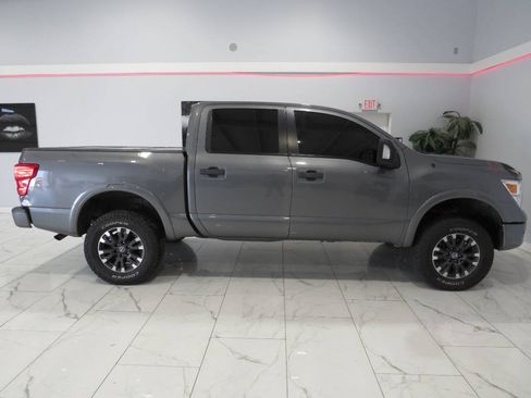 Used 2019 Nissan Titan PRO-4X w/ Pro-4x Convenience Package AWD/4WD image 2