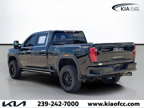 Used 2024 GMC Sierra 2500 Denali Ultimate w/ Snow Plow Prep/Camper Package AWD/4WD image 4