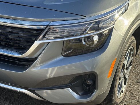 Used 2023 Kia Seltos EX image 10