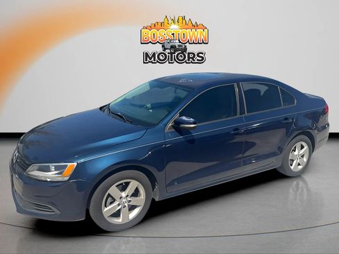 Used 2012 Volkswagen Jetta TDI w/ TDI Appearance Pkg image 2