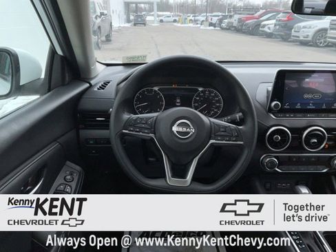 Used 2025 Nissan Sentra SV image 16