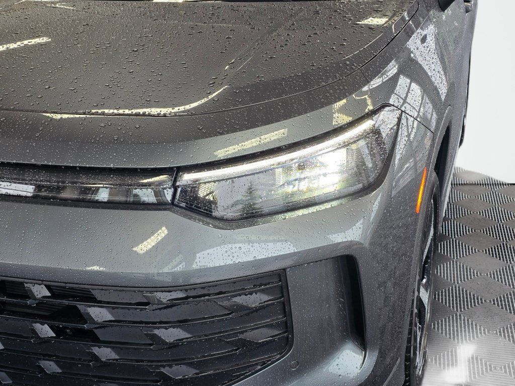 New 2026 Volkswagen Tiguan SE AWD/4WD image 11