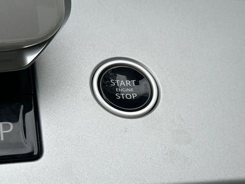 New 2026 Land Rover Range Rover SV image 28