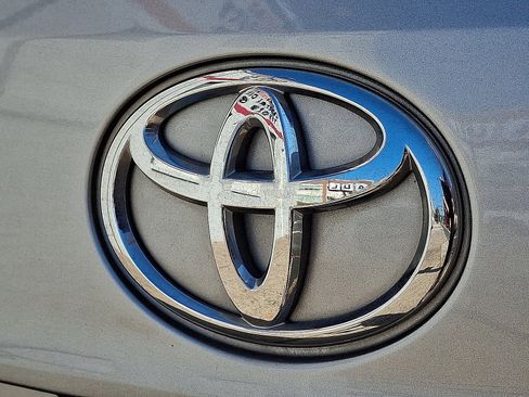 Certified 2024 Toyota Highlander LE image 29