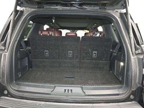 Used 2023 Ford Expedition Limited image 10