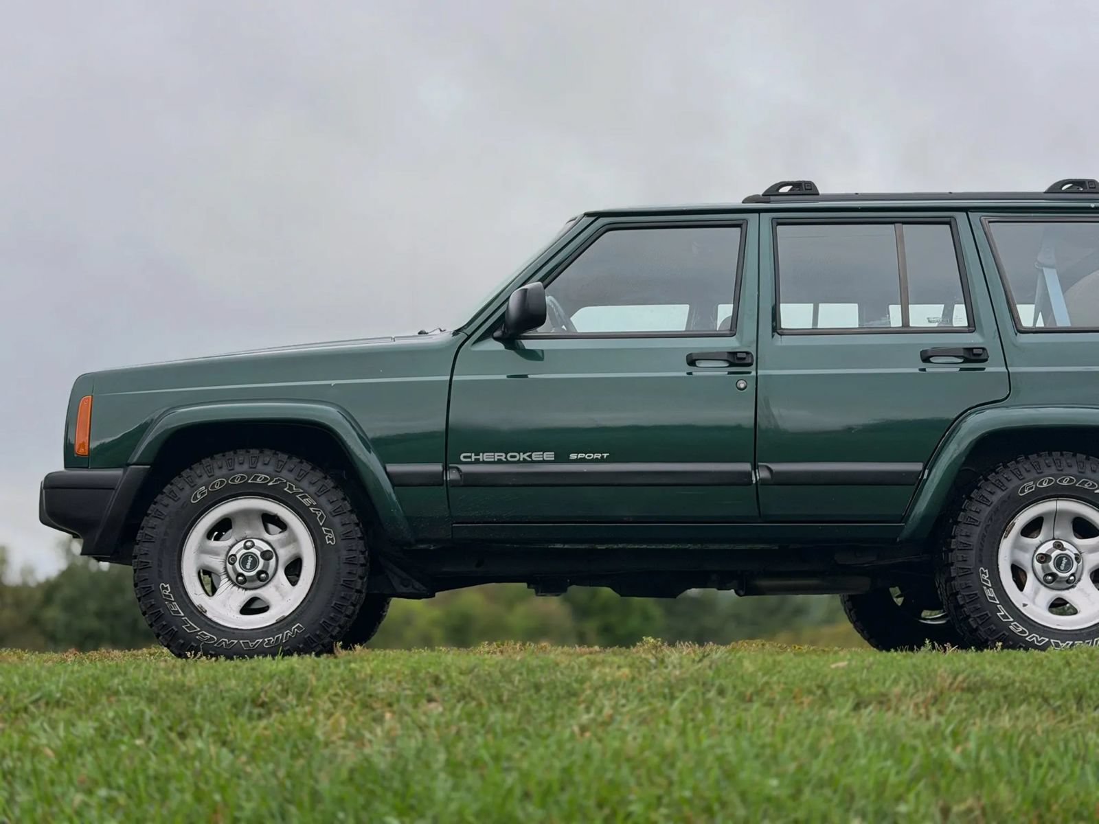 Used 1999 Jeep Cherokee 4WD 4-Door image 16