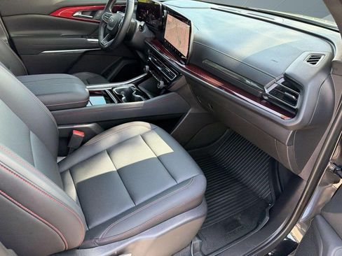 Certified 2025 Chevrolet Traverse Z71 w/ Driver Confidence Package AWD/4WD image 23