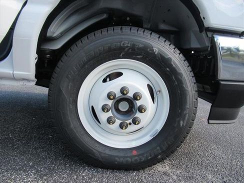 New 2024 Ford E-450 and Econoline 450 Super Duty w/ Power Windows & Locks Group image 7