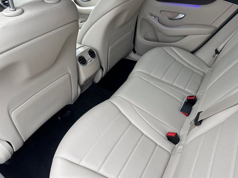 Used 2022 Mercedes-Benz GLC 300 4MATIC image 26
