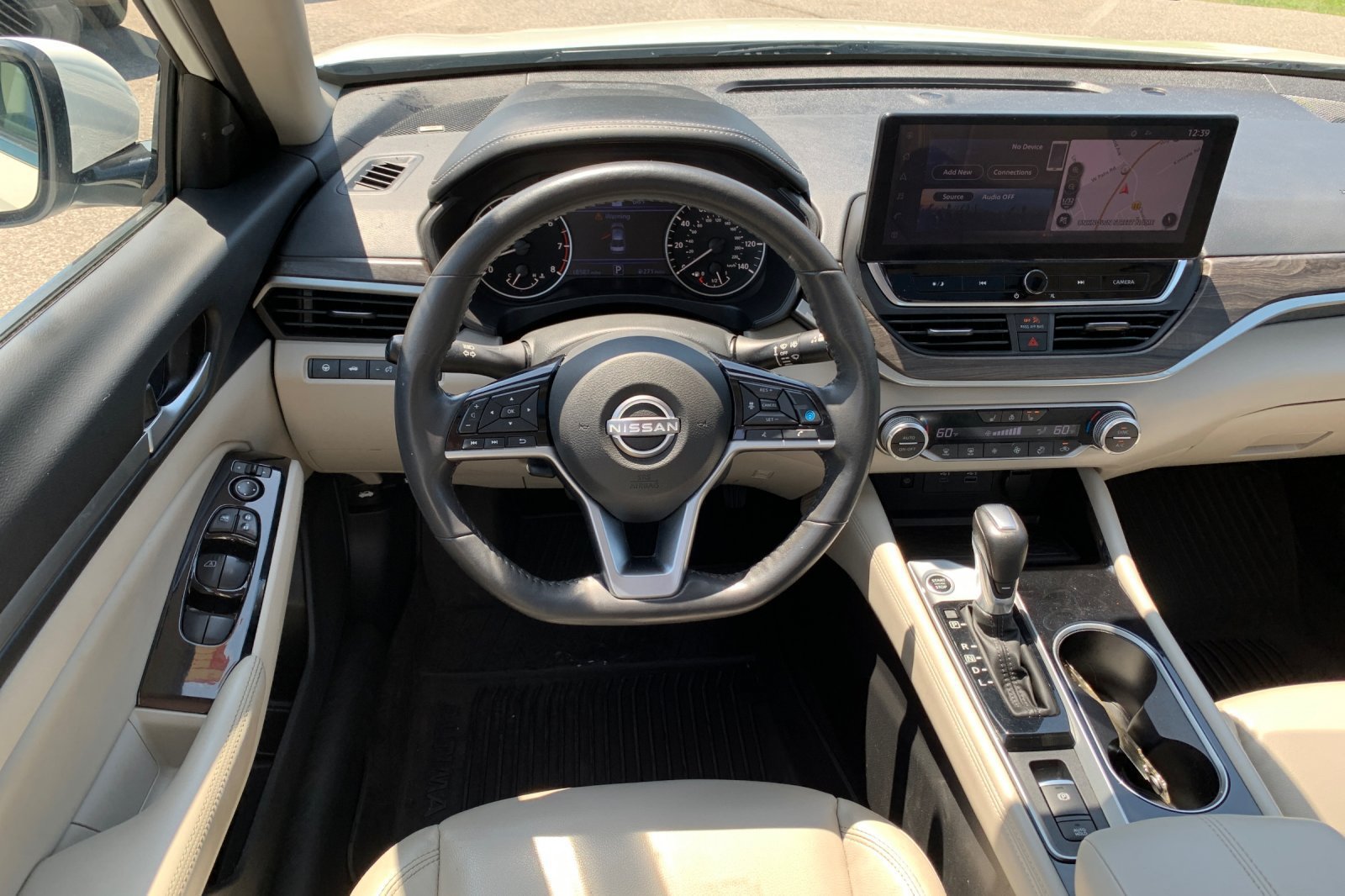 Used 2024 Nissan Altima 2.5 SL FWD image 16