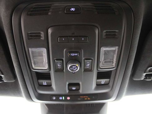 Used 2023 Cadillac Escalade V w/ LPO, ONYX Package image 34