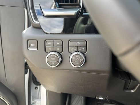 New 2026 GMC Sierra 1500 Elevation image 29