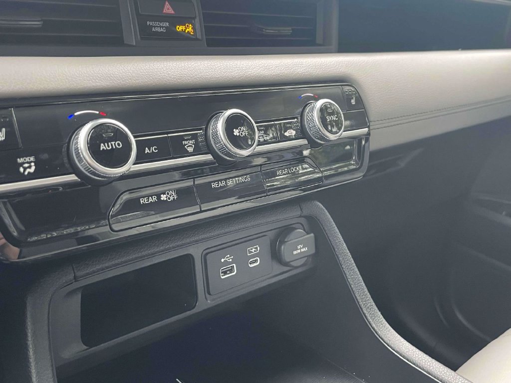 Used 2023 Honda Pilot Touring image 31
