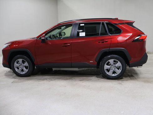 New 2025 Toyota RAV4 XLE image 4