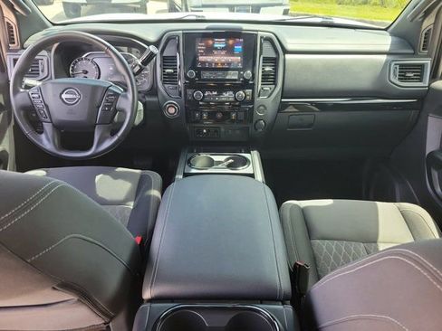Used 2024 Nissan Titan SV w/ SV Convenience Package RWD image 16