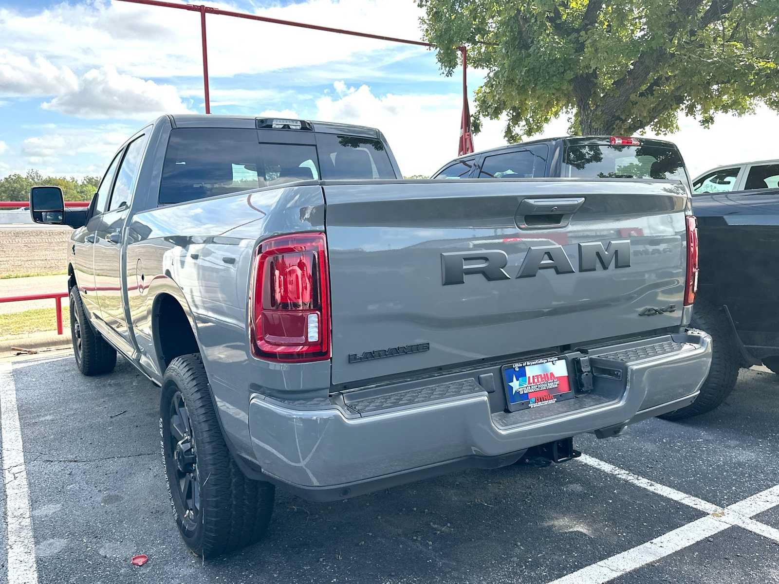 New 2026 RAM 2500 Laramie w/ Night Edition AWD/4WD image 5