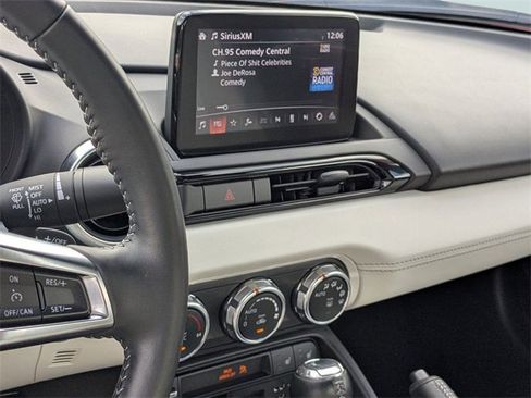 Used 2021 MAZDA MX-5 Miata RF Grand Touring image 18