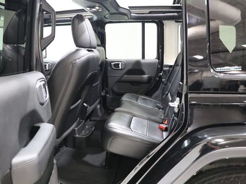 Used 2022 Jeep Wrangler Unlimited Sahara AWD/4WD image 32