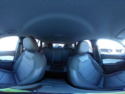 Used 2025 Chevrolet Trax LT w/ LT Convenience Package image 40