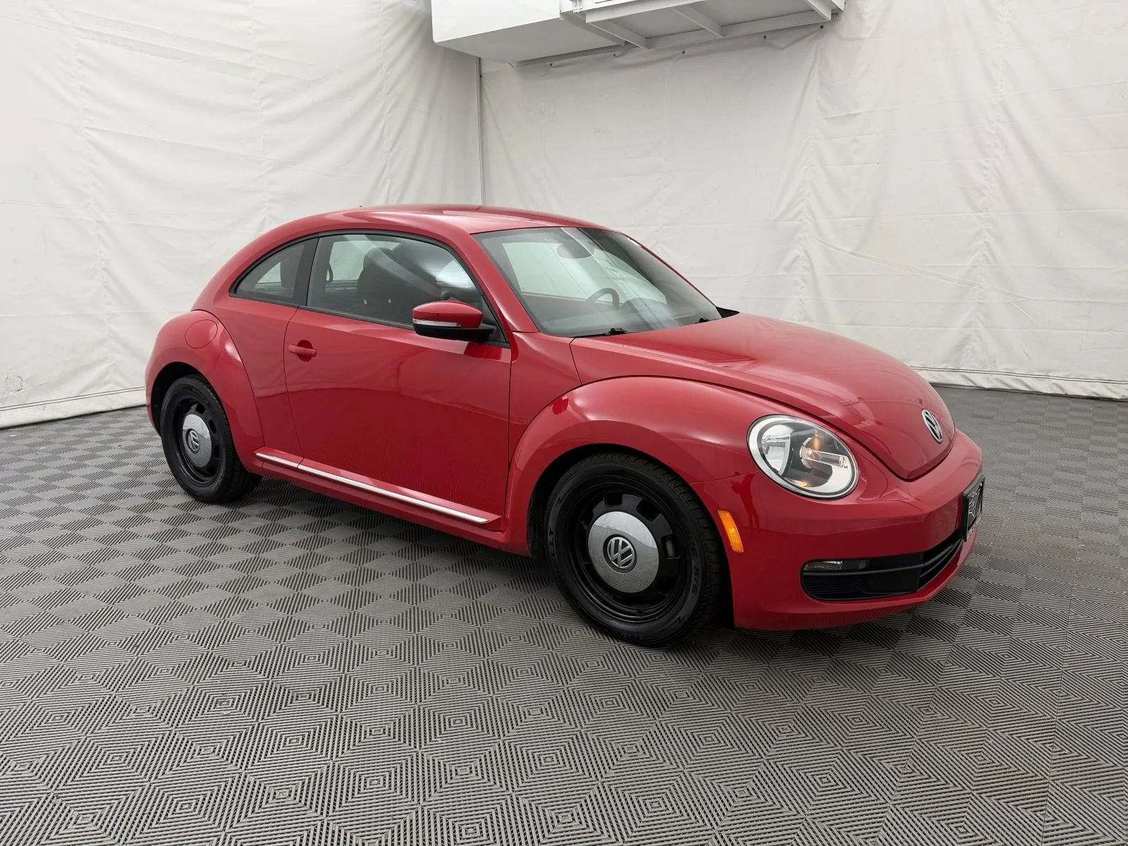 Used 2013 Volkswagen Beetle 2.5 FWD image 4