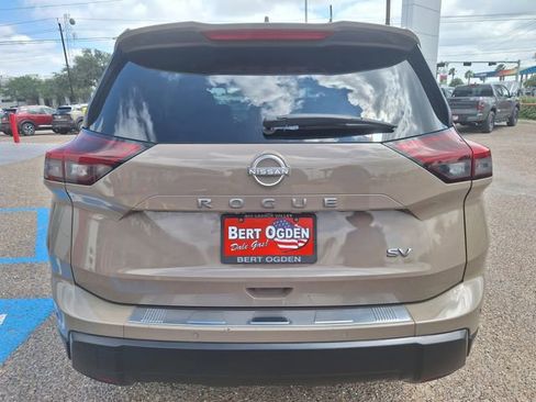 Certified 2024 Nissan Rogue SV w/ SV Premium Package FWD image 6