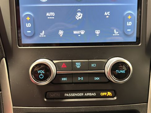 Used 2024 Ford Edge SEL AWD/4WD image 17