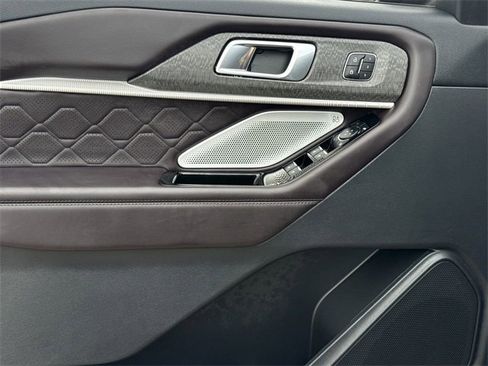 Used 2025 Ford Explorer Platinum w/ LUX Leather Package image 27