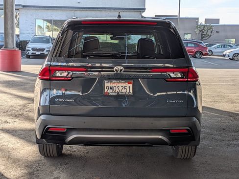 Certified 2024 Toyota Grand Highlander Limited image 3