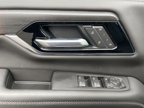 New 2026 GMC Yukon XL Denali w/ Denali Reserve Package AWD/4WD image 60