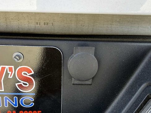 Used 2015 Ford F150 XLT image 25