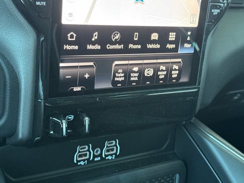 New 2026 RAM 3500 Laramie AWD/4WD image 19