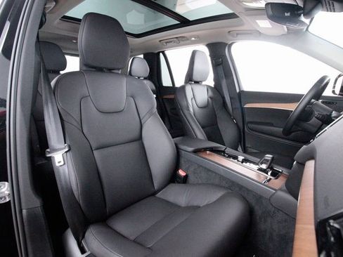 Certified 2025 Volvo XC90 B6 Plus w/ Protection Package Premier image 27