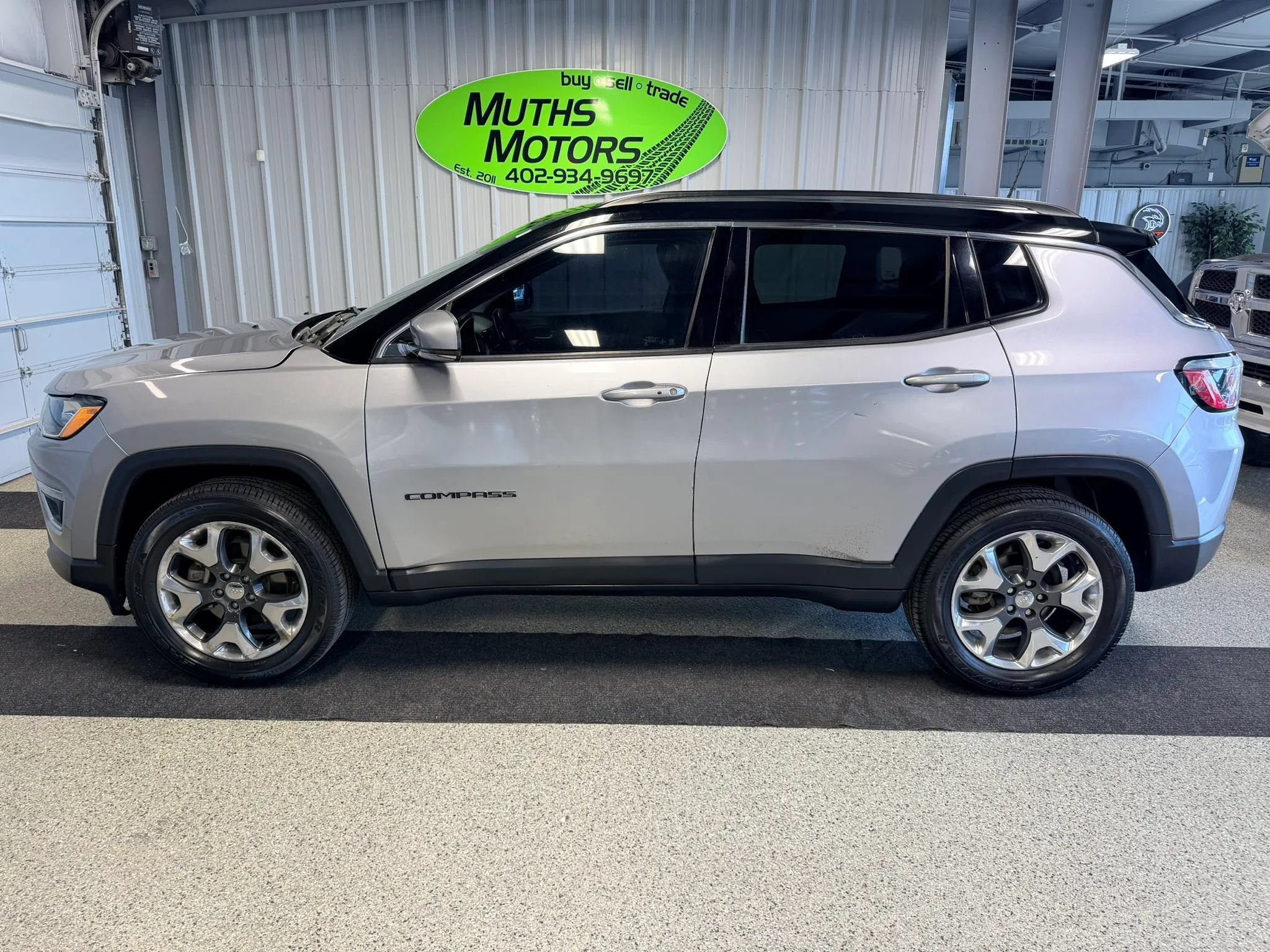 Used 2017 Jeep Compass Limited AWD/4WD image 7