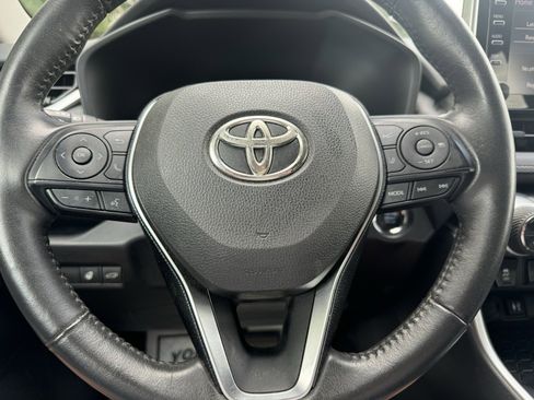 Used 2019 Toyota RAV4 XLE image 17