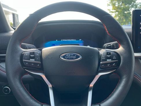 Used 2025 Ford Explorer ST-Line w/ ST-Line Street Pack AWD/4WD image 27