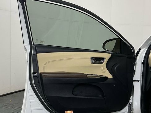 Used 2016 Toyota Avalon Limited w/ Toyota Safety Sense Package image 20
