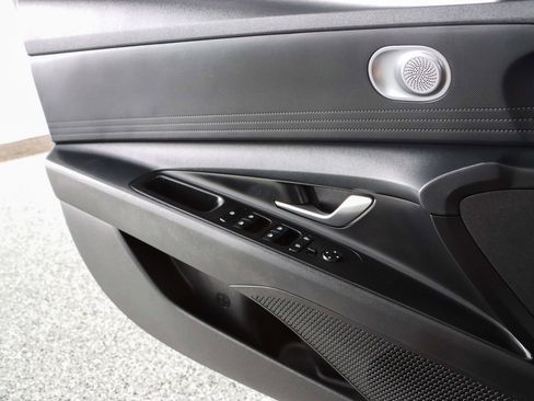 Used 2023 Hyundai Elantra SEL w/ Cargo Package FWD image 21