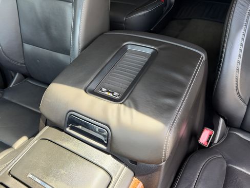 Used 2015 Chevrolet Suburban LTZ RWD image 63