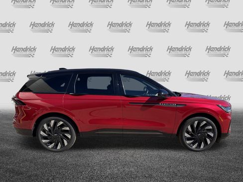 Used 2024 Lincoln Nautilus Reserve w/ Equipment Group 202A image 11