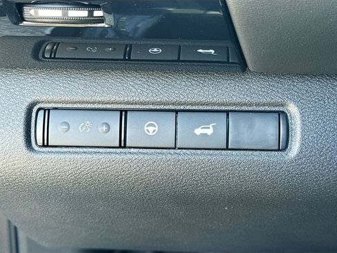 New 2025 Nissan Pathfinder SV image 10